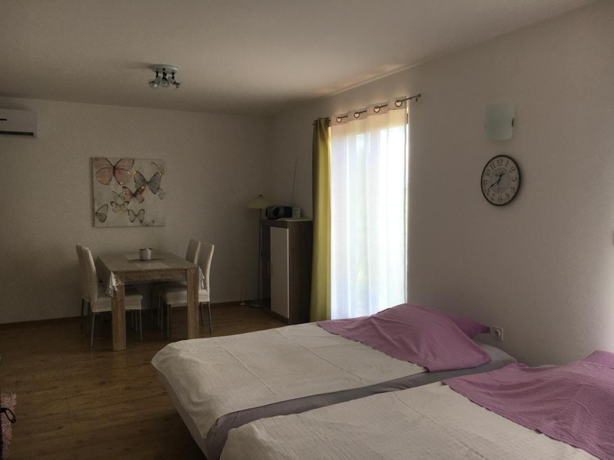 Apartment Vista Lupoglav  Ngoại thất bức ảnh